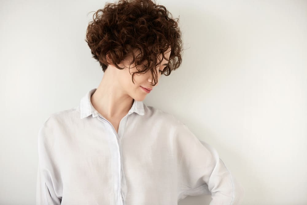  coupe courte pour cheveux frisés et épais 